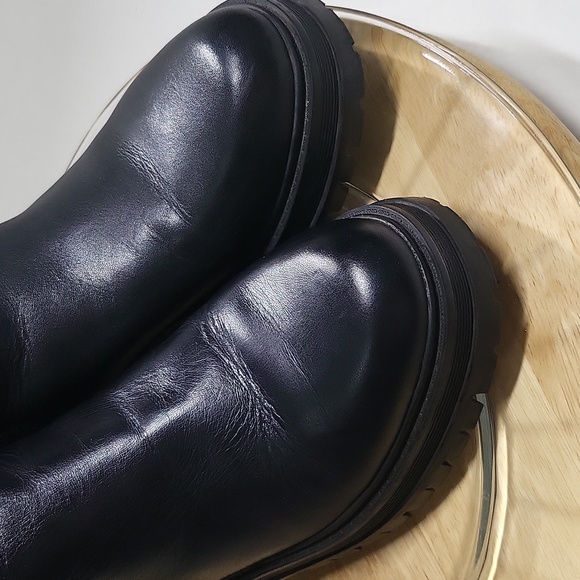 Marc Fisher Pietro Lug Sole Chelsea Boots in Black - Picture 17 of 17